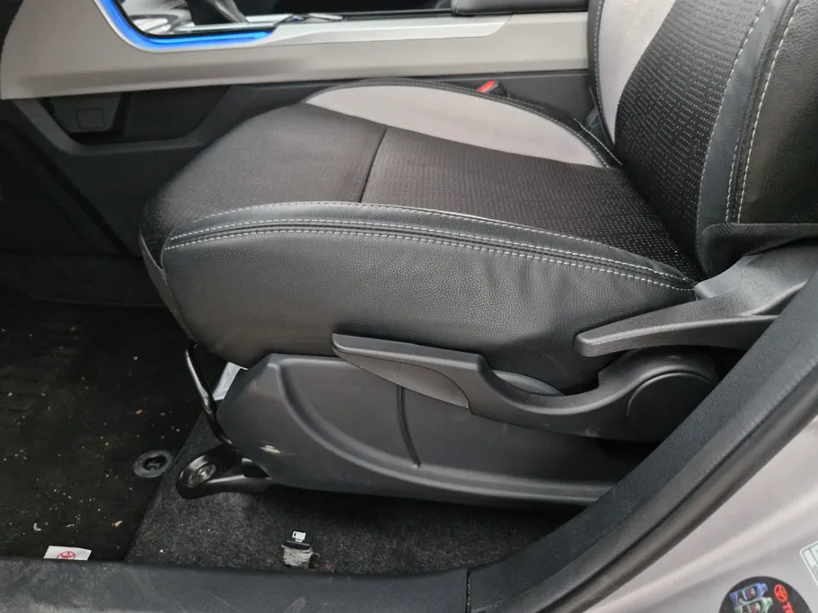 تويوتا فيلوز GLX 2024 