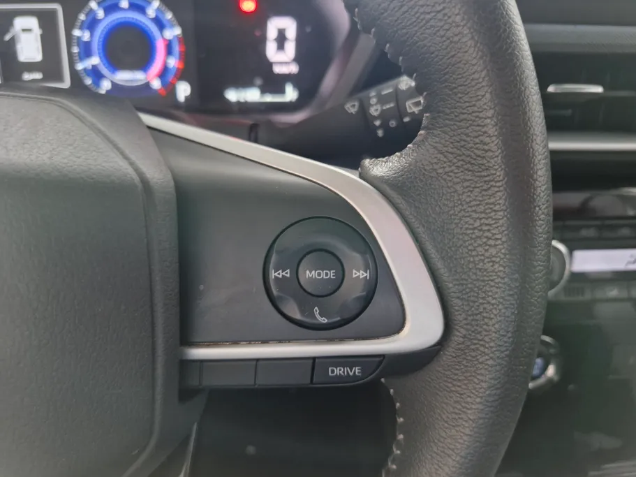 تويوتا فيلوز GLX 2024 