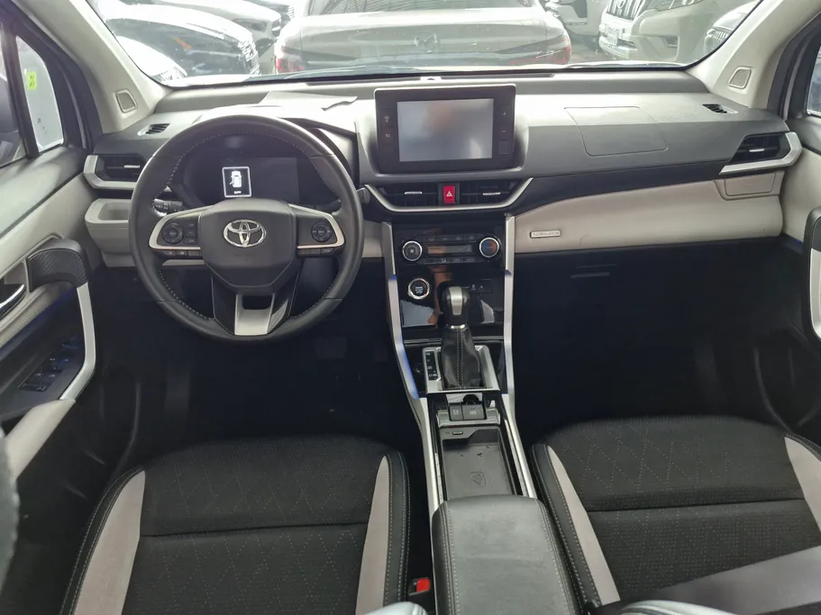 تويوتا فيلوز GLX 2024 