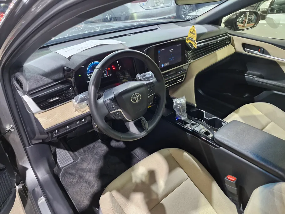 تويوتا كامري LE 2025 