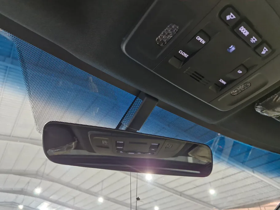 تويوتا كامري LE 2025 