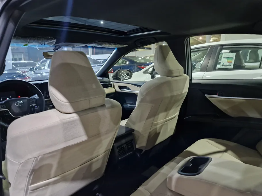 تويوتا كامري LE 2025 