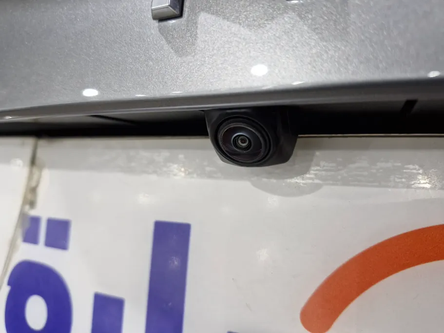 تويوتا كامري LE 2025 