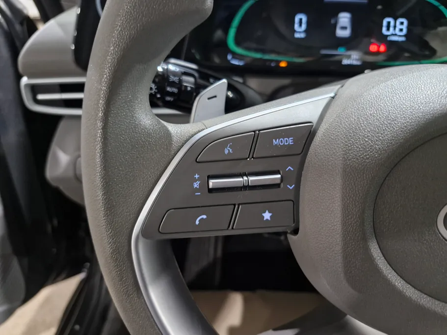 2025 Hyundai Elantra Smart 