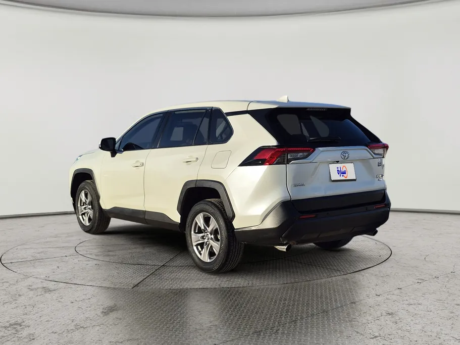 تويوتا راف فور LE 2021 