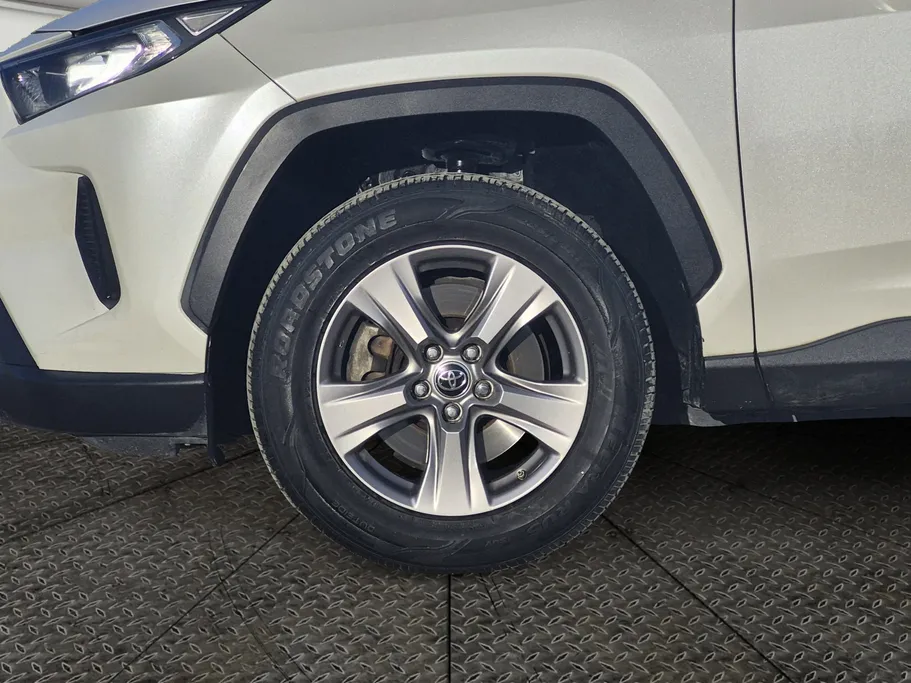 تويوتا راف فور LE 2021 