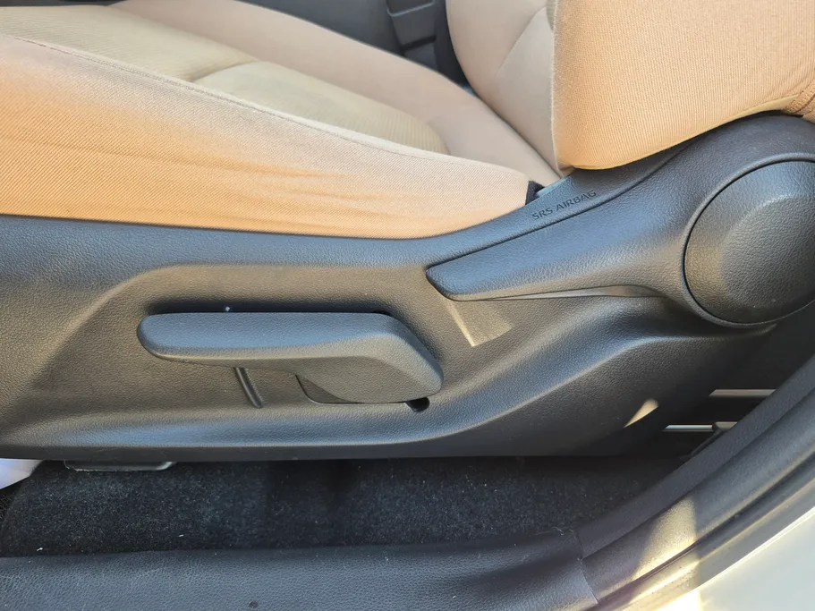 تويوتا راف فور LE 2021 