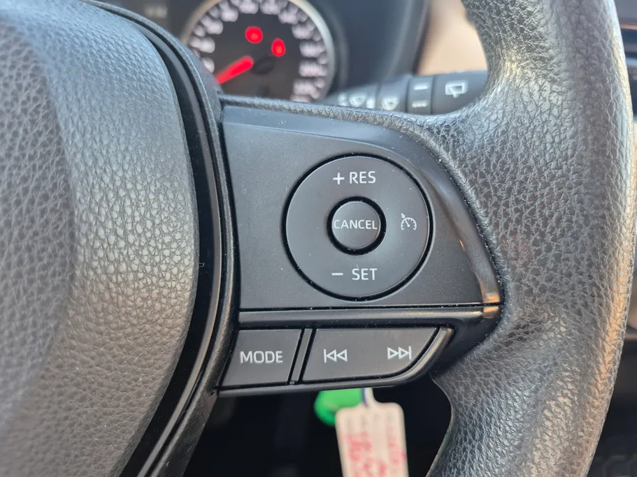 تويوتا راف فور LE 2021 