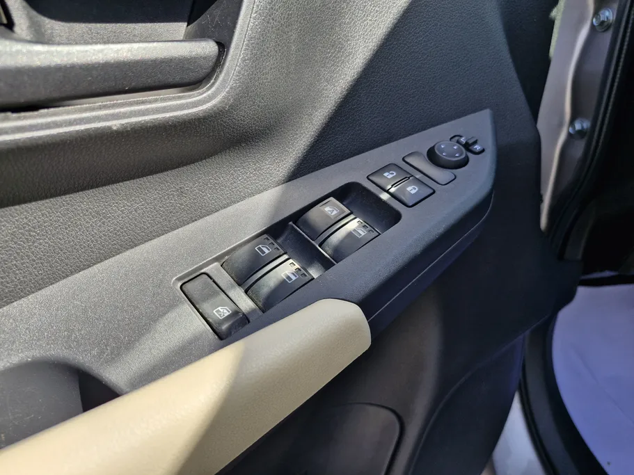 تويوتا يارس Y 2023 