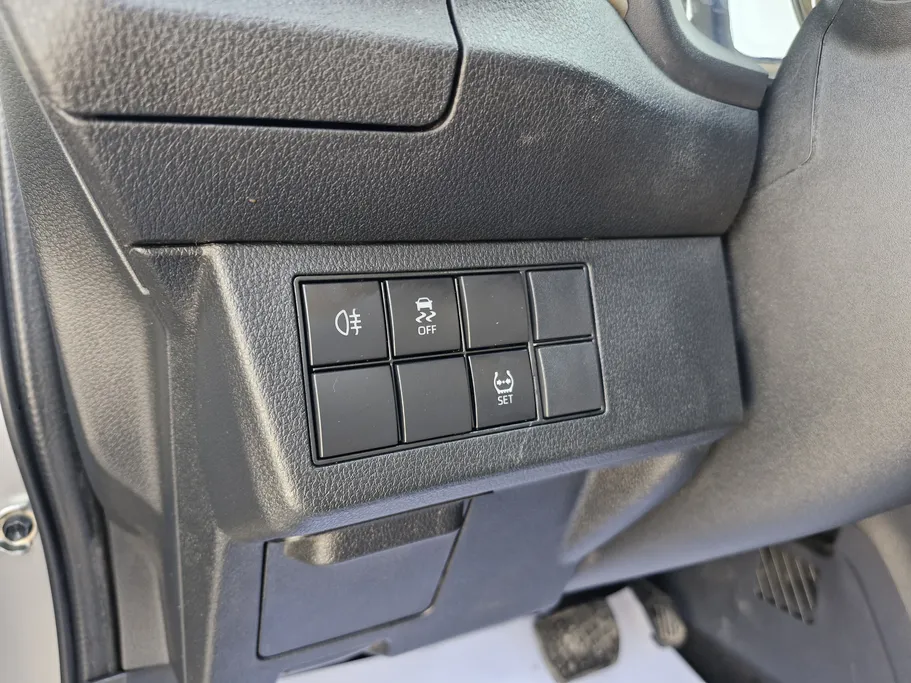 تويوتا يارس Y 2023 