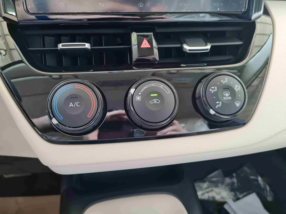 تويوتا كورولا XLI 2026 