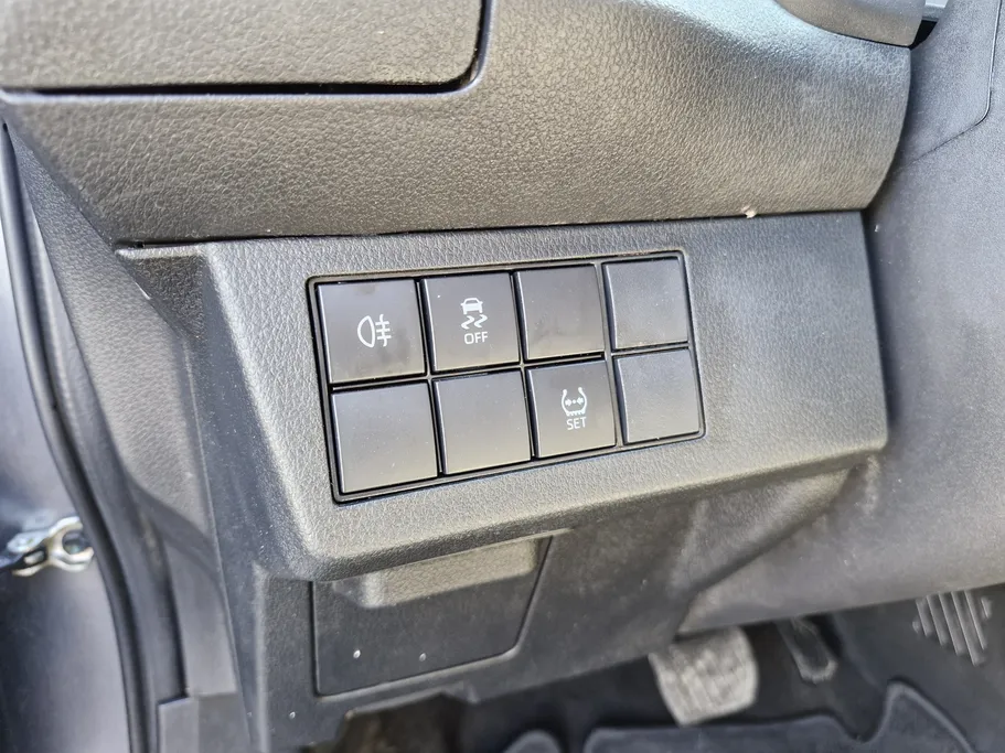 2023 Toyota Yaris  Y 