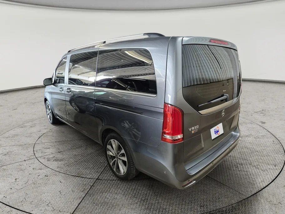 2022 Mercedes V250 Van 