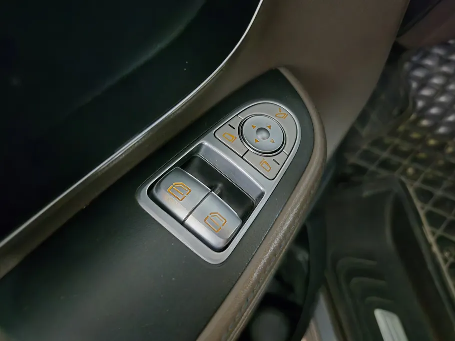 2022 Mercedes V250 Van 