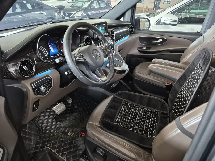 2022 Mercedes V250 Van 