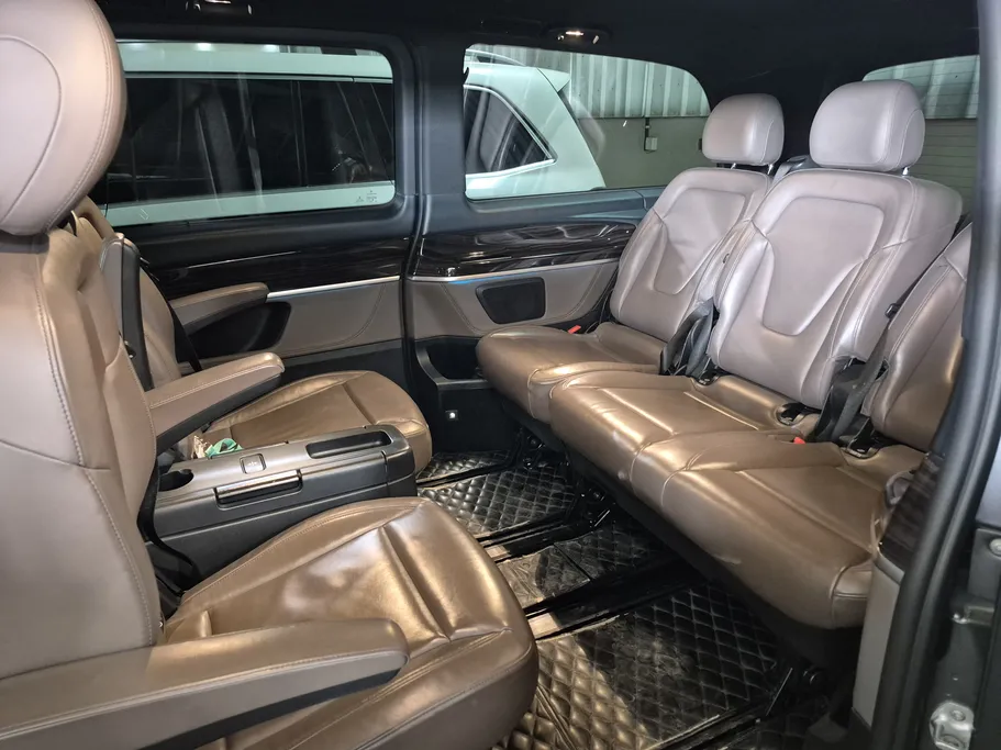 2022 Mercedes V250 Van 