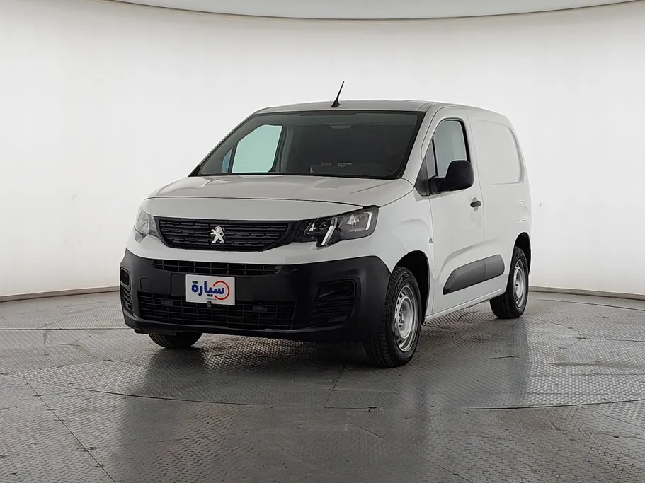 2023 Peugeot Partner Short van 