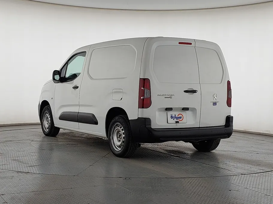 2023 Peugeot Partner Short van 