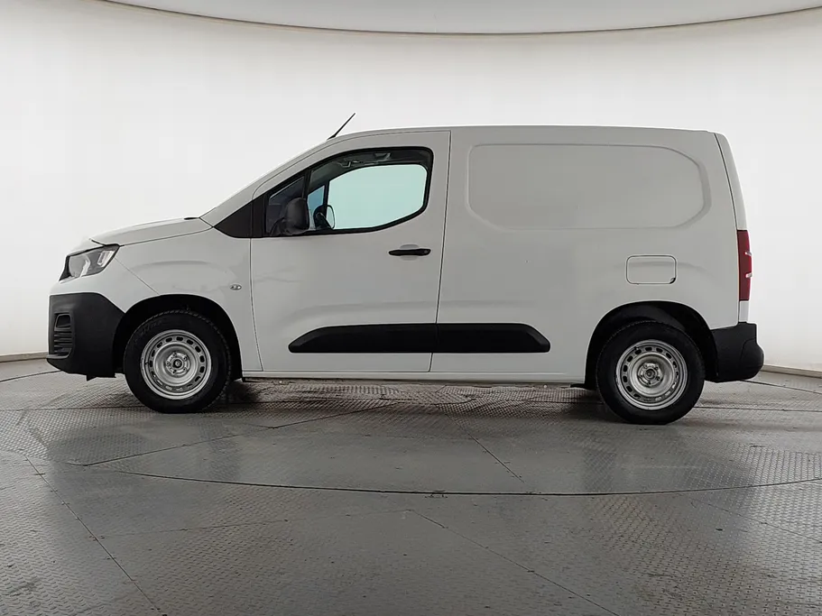 2023 Peugeot Partner Short van 
