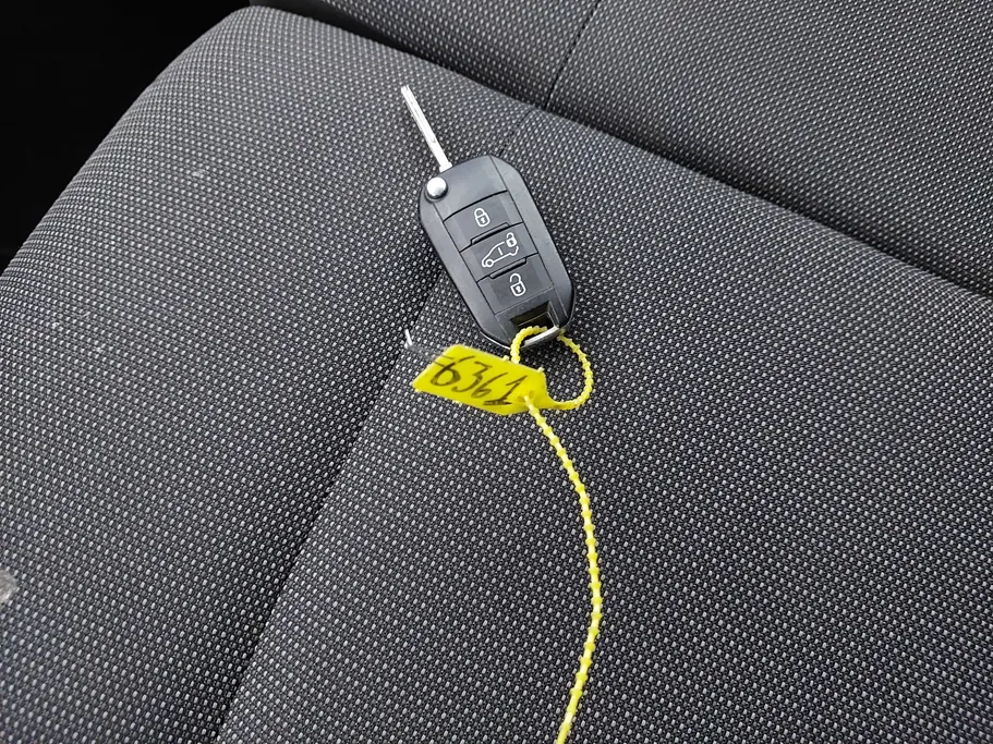 2023 Peugeot Partner Short van 