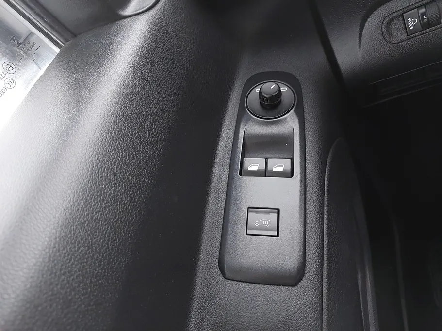 2023 Peugeot Partner Short van 