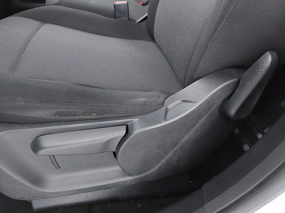 2023 Peugeot Partner Short van 