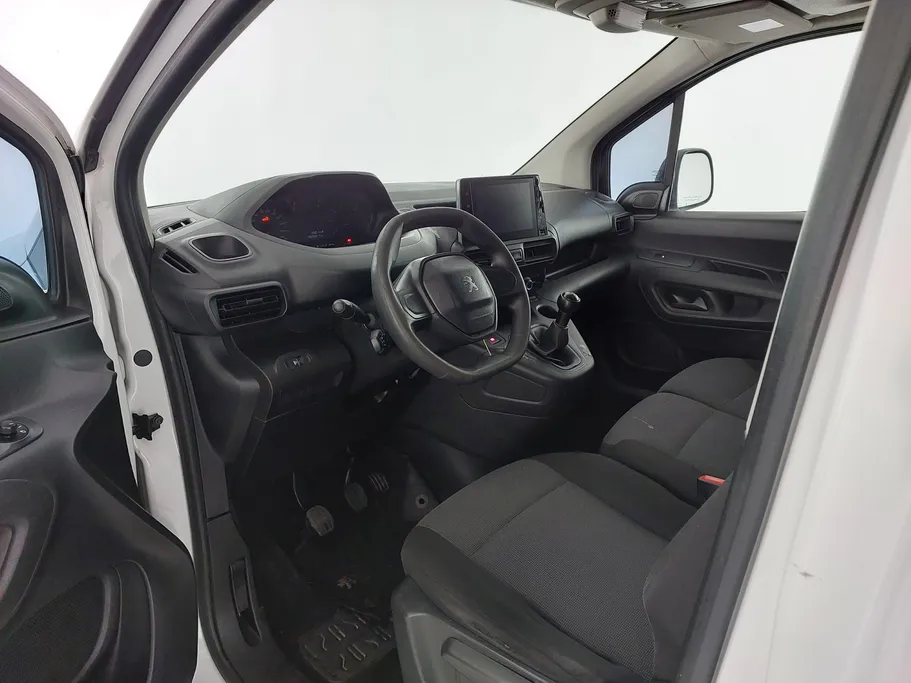 2023 Peugeot Partner Short van 