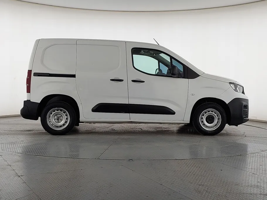 2023 Peugeot Partner Short van 