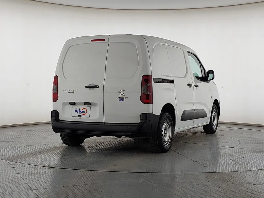 2023 Peugeot Partner Short van 