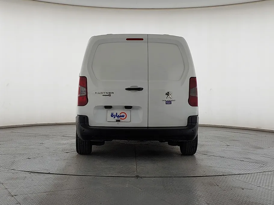 2023 Peugeot Partner Short van 