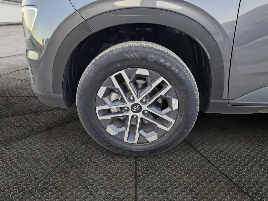 2024 Hyundai Venue Smart 