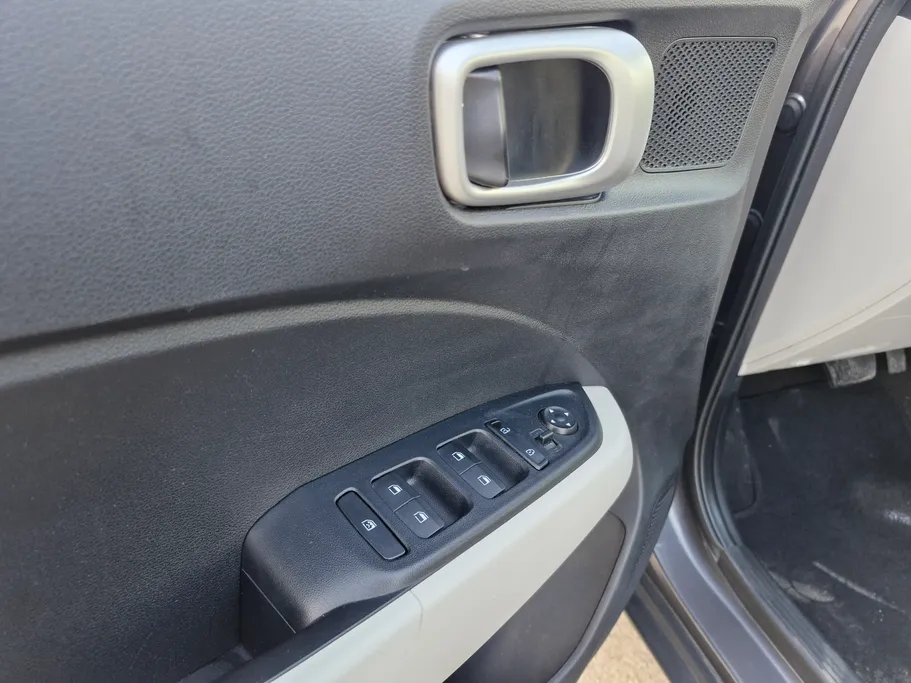 2024 Hyundai Venue Smart 