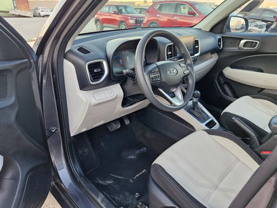 2024 Hyundai Venue Smart 