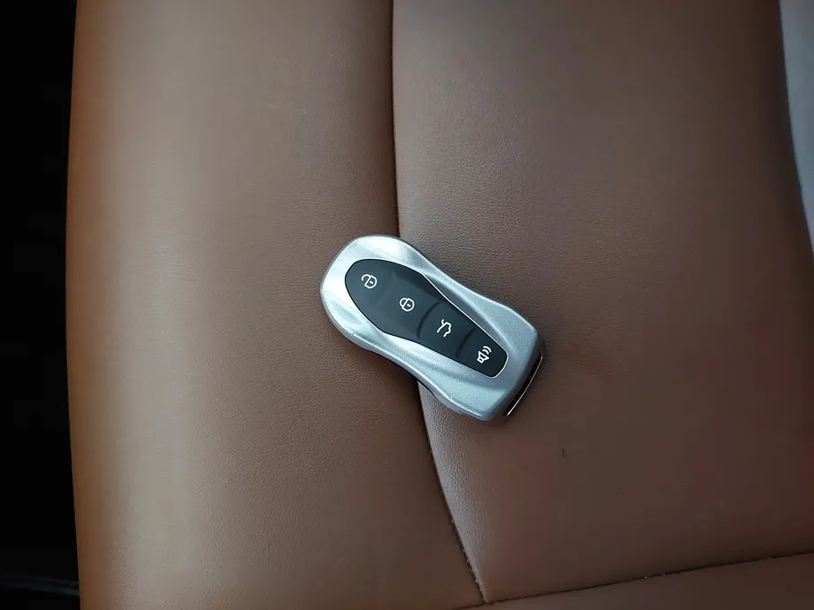 جيلي ازكارا Luxury GT 2023 