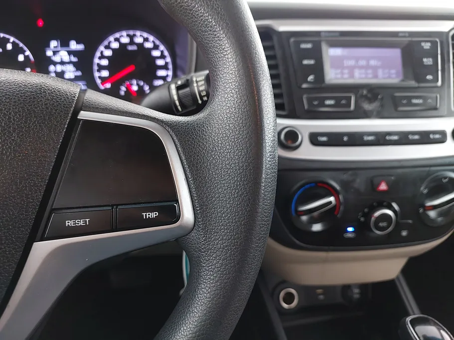 هيونداي اكسنت سمارت 2023 