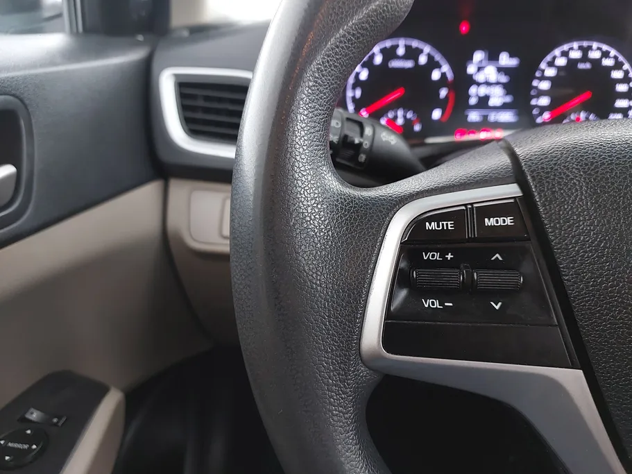 هيونداي اكسنت سمارت 2023 