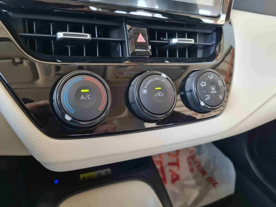 تويوتا كورولا XLI Executive Moonroof 2026 