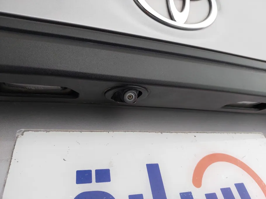 تويوتا يارس Y 2023 