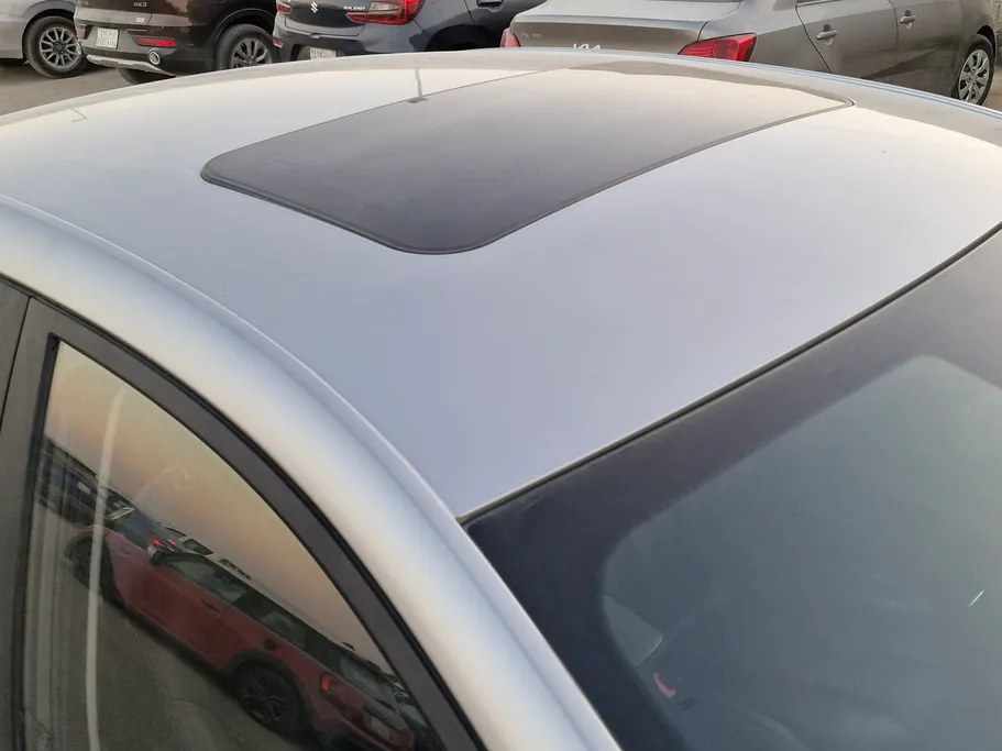 ام جي 5 LUX 2023 