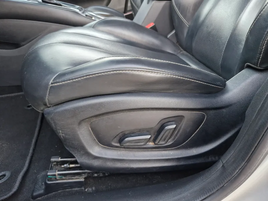 ام جي 5 LUX 2023 