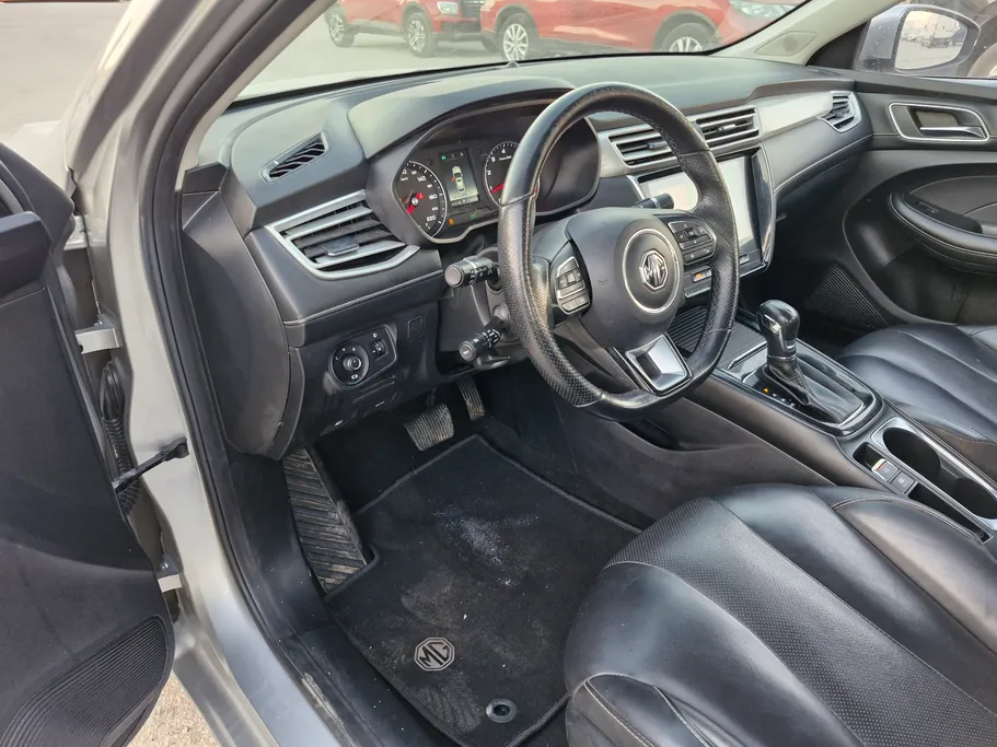 ام جي 5 LUX 2023 