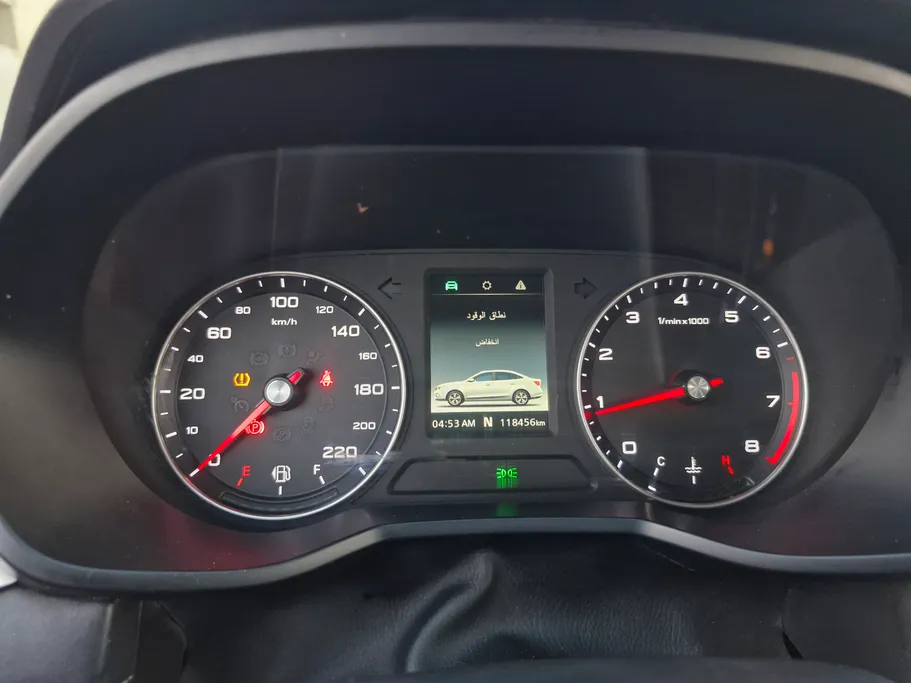 ام جي 5 LUX 2023 