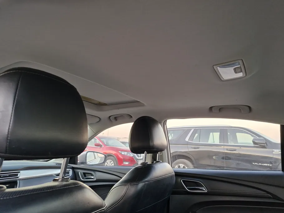 ام جي 5 LUX 2023 