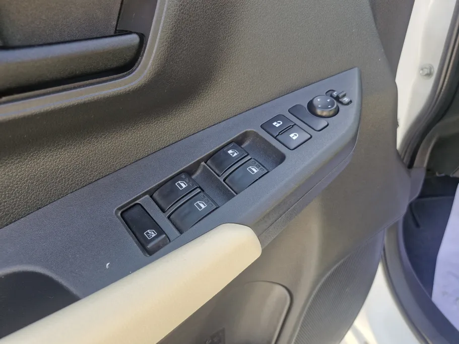 2023 Toyota Yaris  Y 