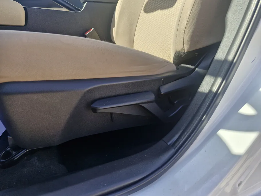 2023 Toyota Yaris  Y 