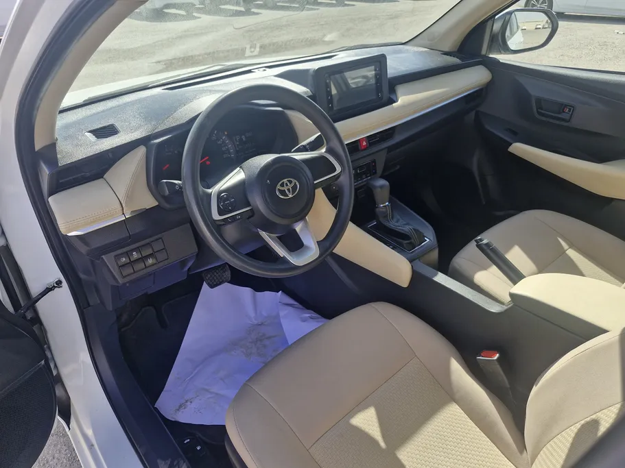 2023 Toyota Yaris  Y 