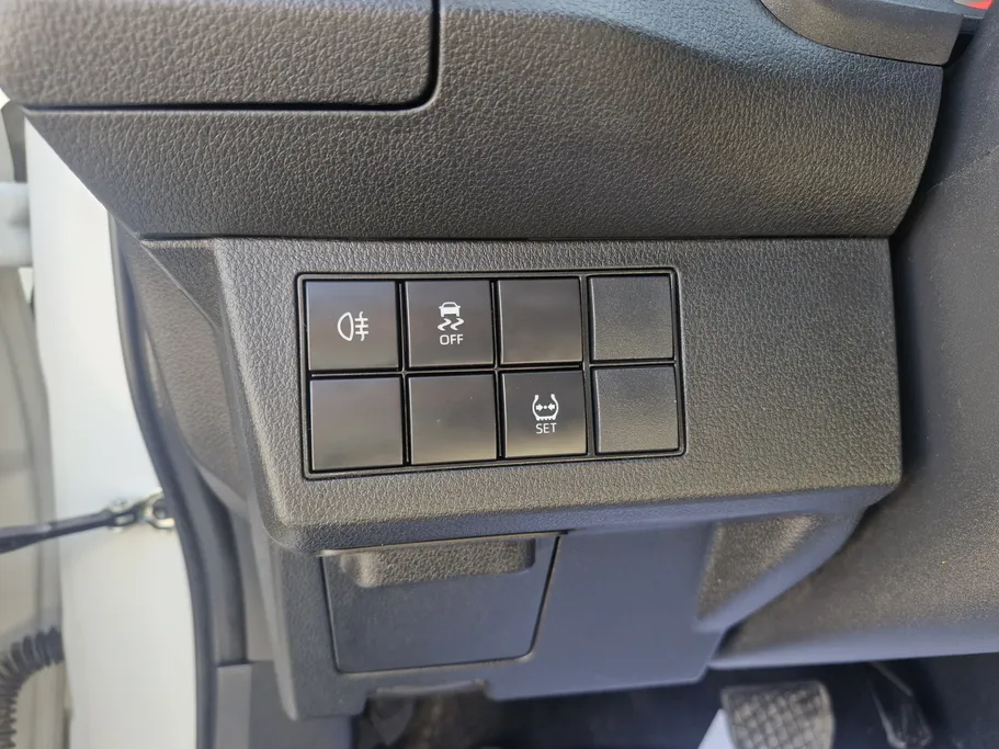 2023 Toyota Yaris  Y 