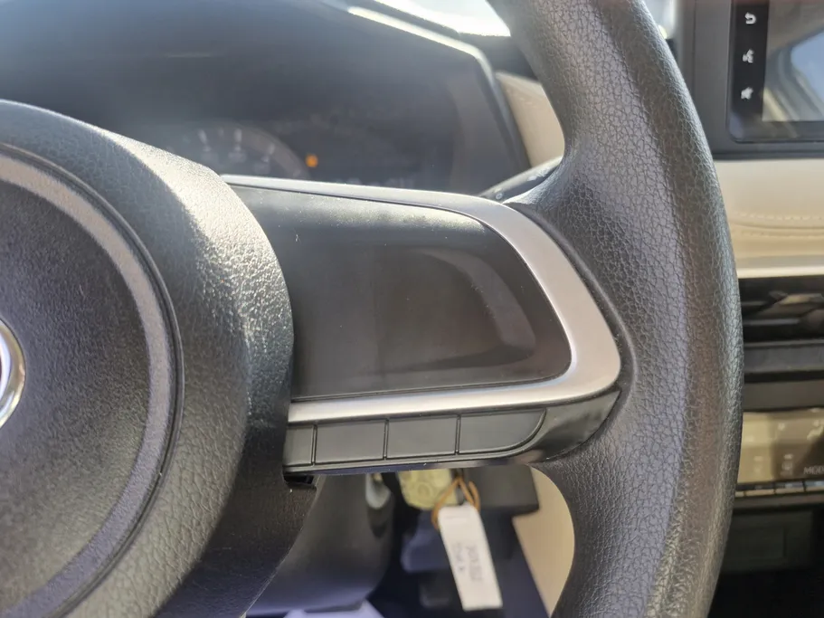 2023 Toyota Yaris  Y 