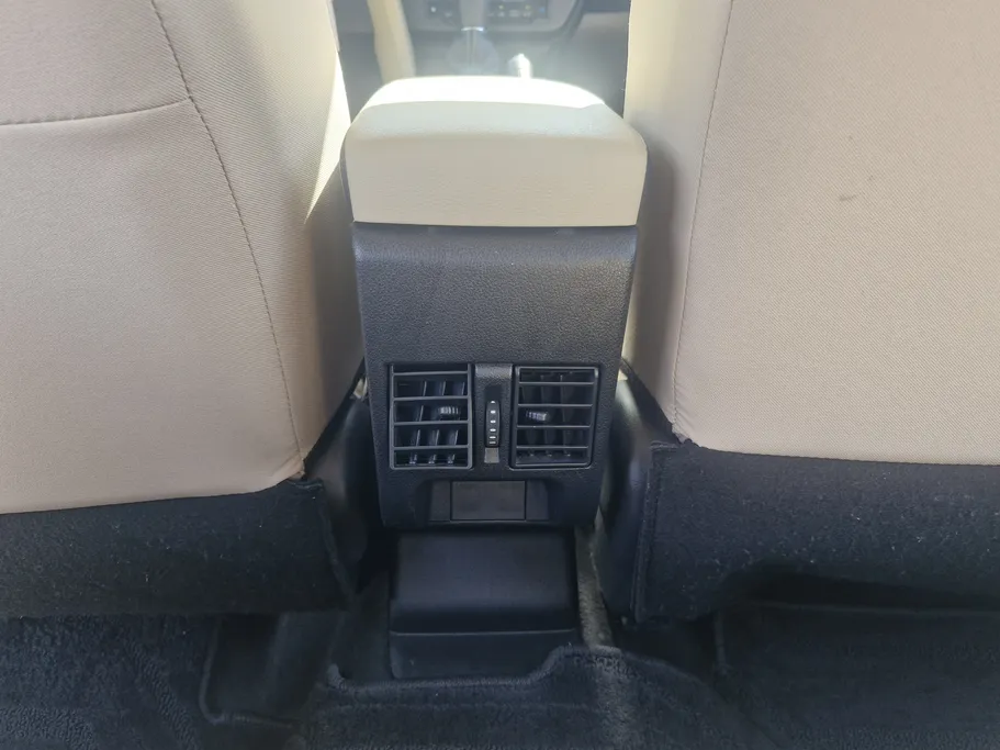 2023 Toyota Yaris  Y 