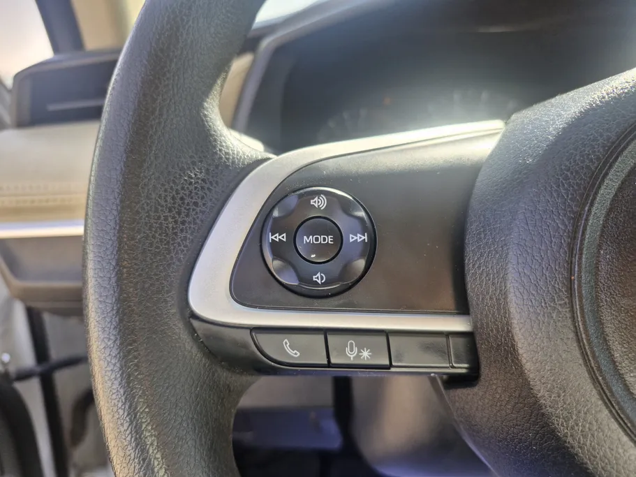 2023 Toyota Yaris  Y 